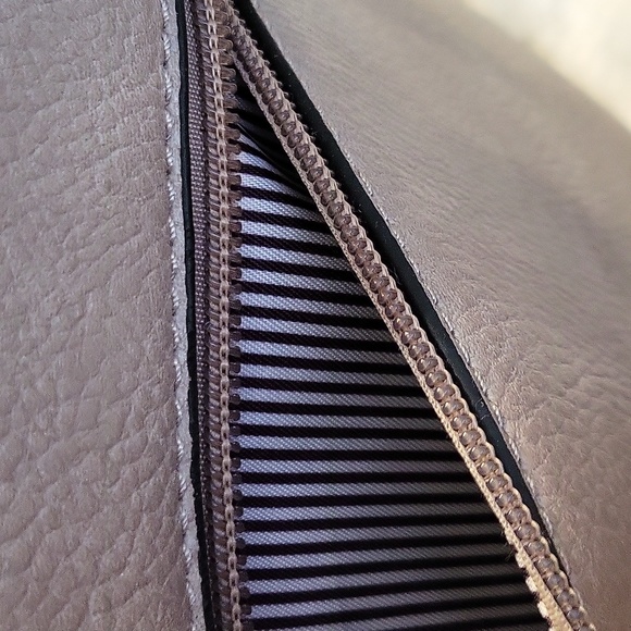 Tote and Wristlet Handbag combo! - Picture 7 of 9